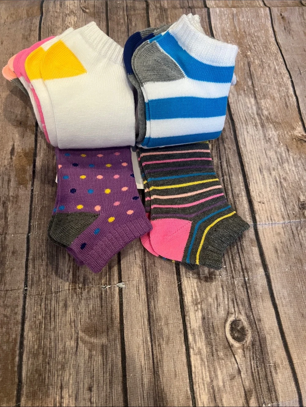 SO Girls Size Medium Socks, Fits Sizes 11-5